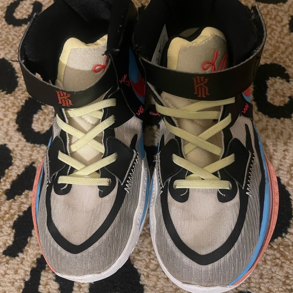 Boys kyrie shoes